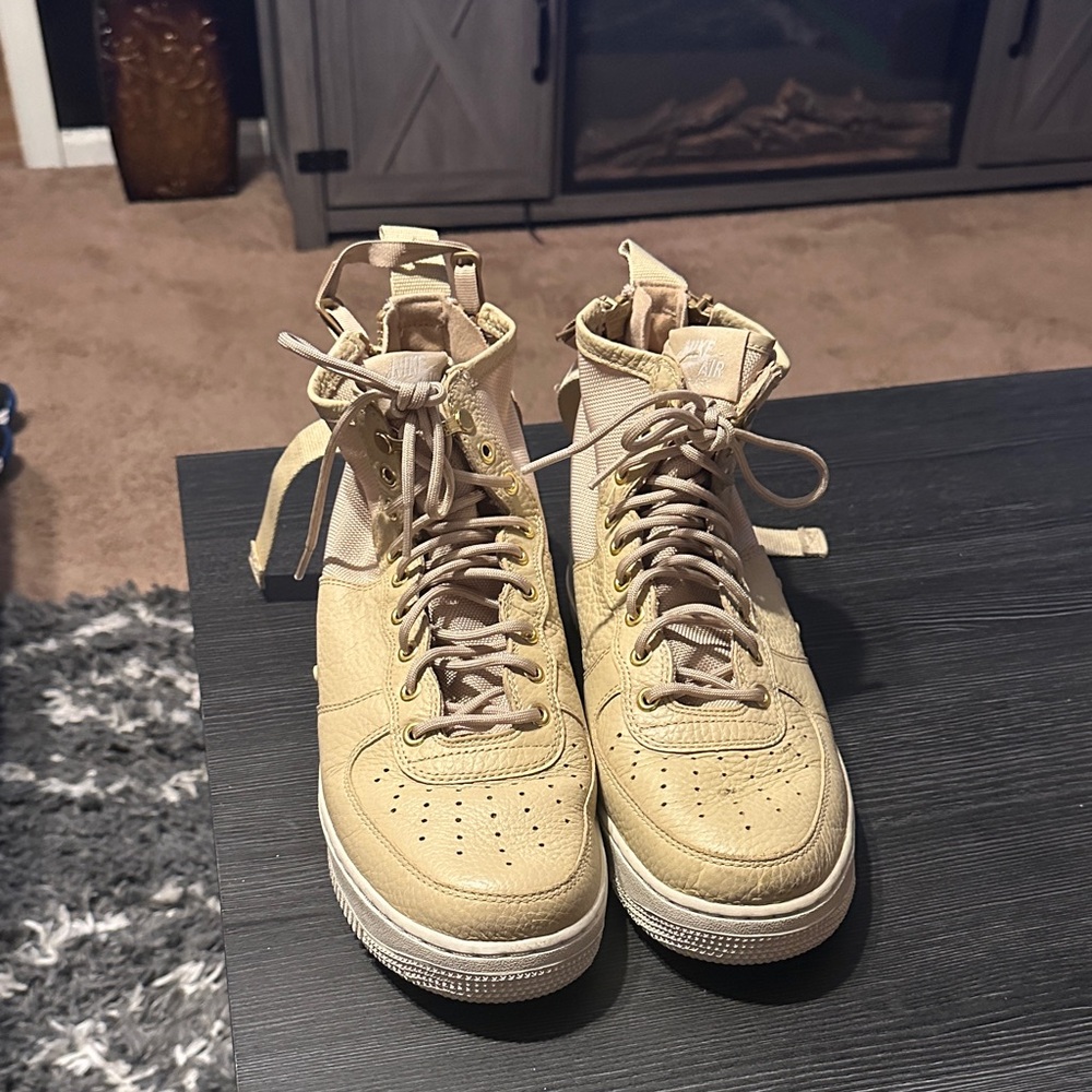 Men's Tan Lace-Up Boots